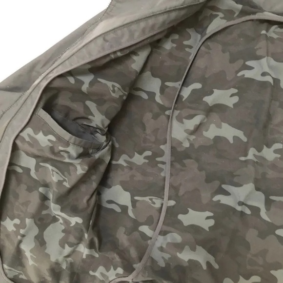 Lululemon mens camo lined jacket - Picture 9 of 12